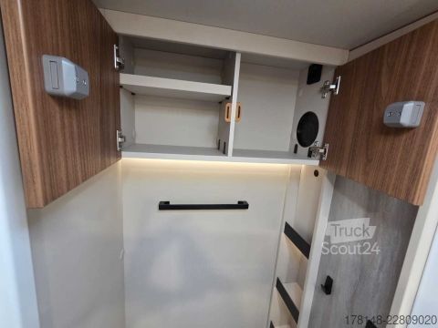 Caravana semiintegrada Bürstner Signature SFT 7.5