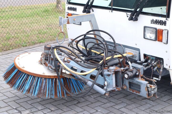 Vejfejemaskine AEBI MFH 5000 | FRONT BRUSH | 1.000 L TANK | SWEEPER