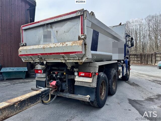 Sklápěč Scania R730 6x4 tipper truck with 2010 Maur triple traile