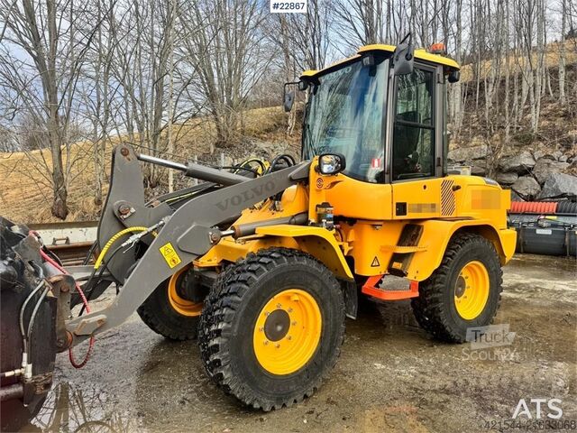 Nakladač Volvo L30G Wheel Loader w/Bucket – 1410 hours! WATCH VID
