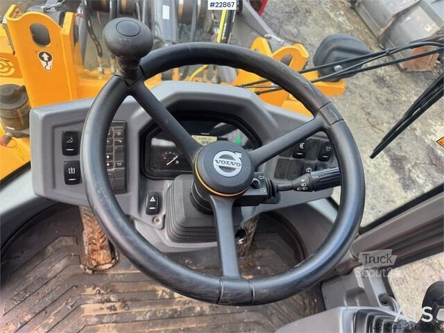 Nakladalnik Volvo L30G Wheel Loader w/Bucket – 1410 hours! WATCH VID
