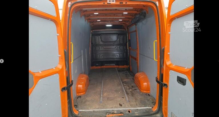 Vans ar augstu jumtu VW Crafter 35*L3H3*Autom*Navi*Kamera*