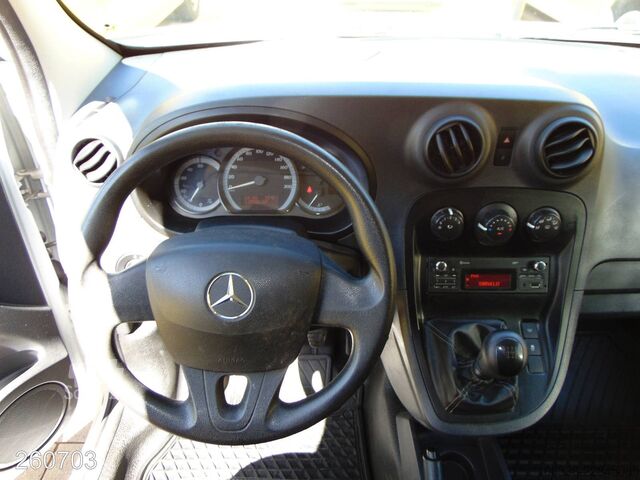 Slēgtais furgons MERCEDES-BENZ Citan 111 CDI Klima