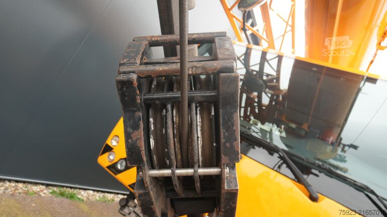 Camion-grue Liebherr LTM 1050-3.1