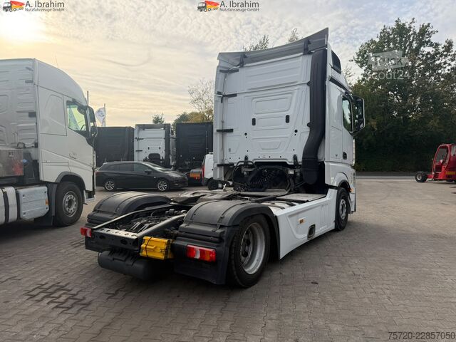 Prostorninska vlačilna enota Mercedes-Benz Actros 1845 Retarder Navi Klima
