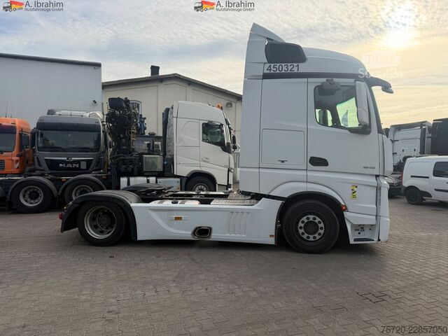 Prostorninska vlačilna enota Mercedes-Benz Actros 1845 Retarder Navi Klima