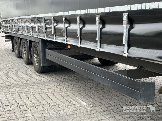 Naczepa otwarta z plandeką Schmitz Cargobull Curtainsider Mega Getränke