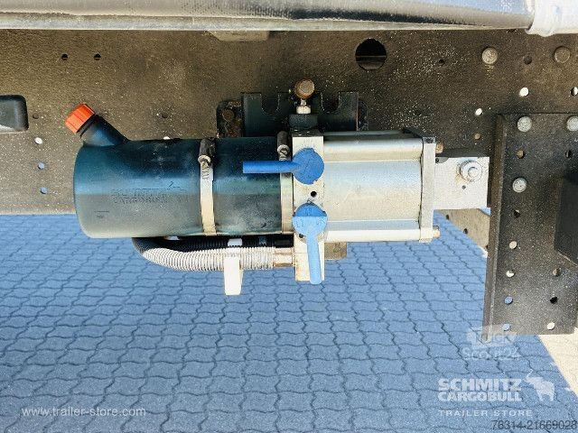 Naczepa otwarta z plandeką Schmitz Cargobull Curtainsider Mega Getränke