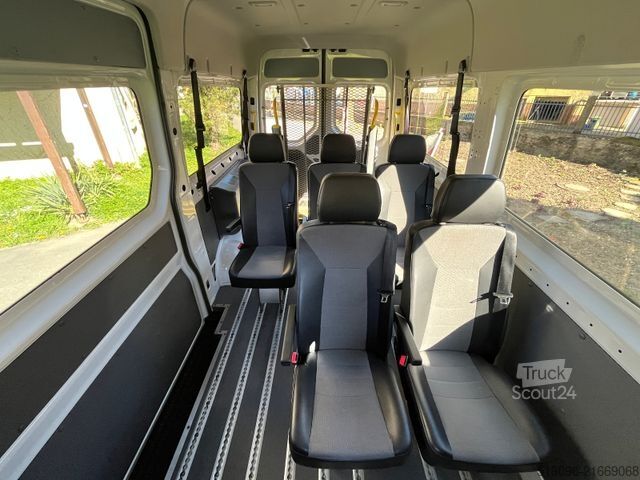 Минибус VW CRAFTER 2.0 TDI 8 SITZER KLIMAAUTO. HECKLIFT
