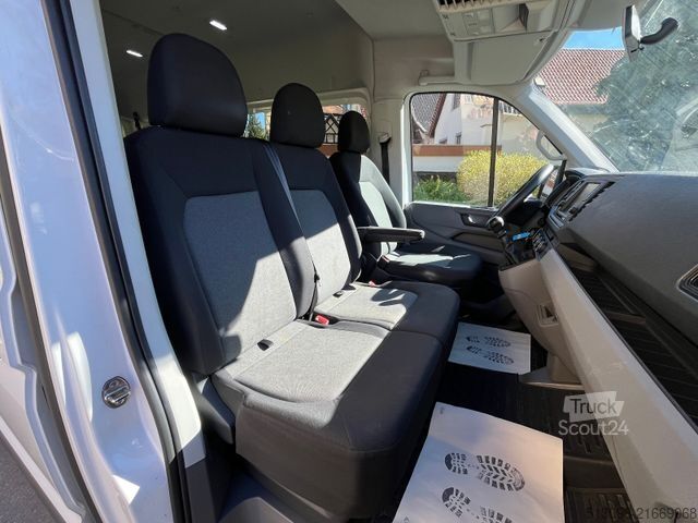 Минибус VW CRAFTER 2.0 TDI 8 SITZER KLIMAAUTO. HECKLIFT