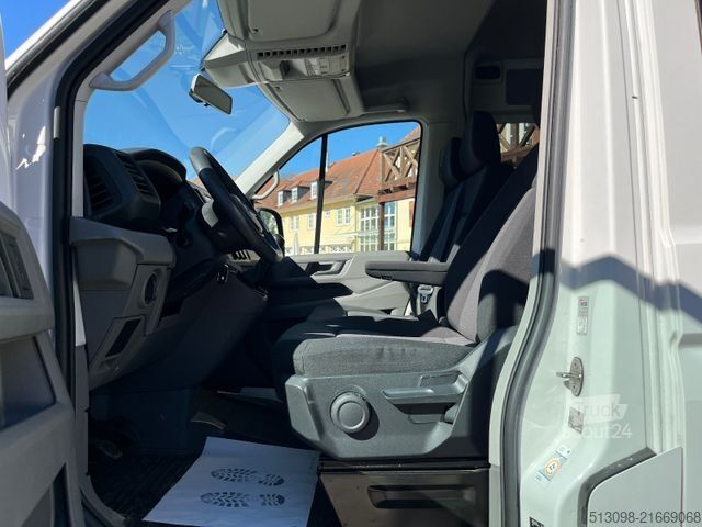 Минибус VW CRAFTER 2.0 TDI 8 SITZER KLIMAAUTO. HECKLIFT