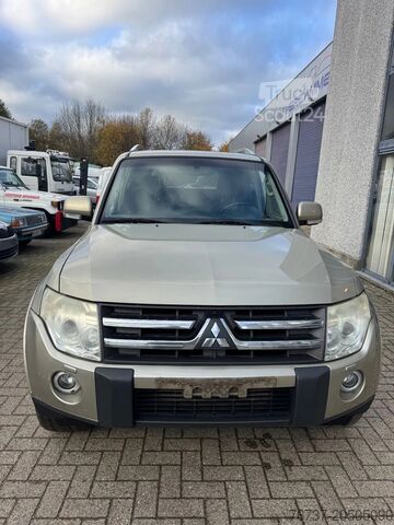 Pojazd terenowy Mitsubishi PAJERO **3200TD-AUTOMAAT-AC-TOPSHAPE-LICHTE VRA...