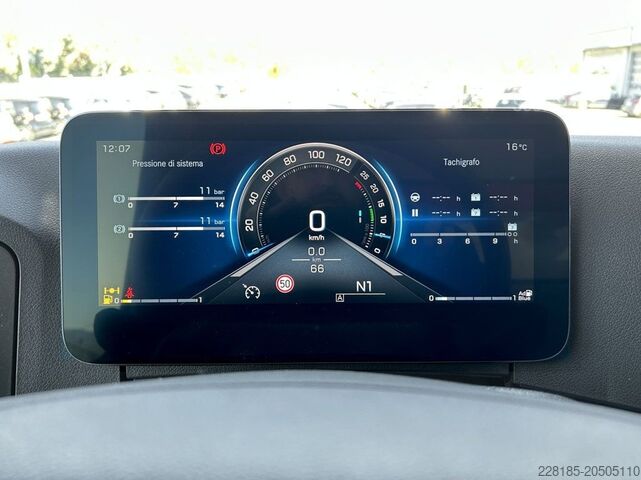 Camion per usi speciali MERCEDES - VEICOLI Arocs  4151 K 8x4/4