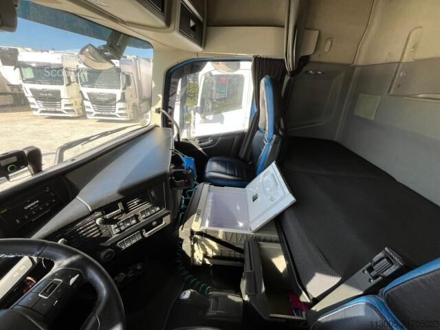 Vakio vetoauto Volvo FH 540