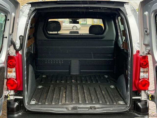 Fourgon tôlé Citroën Berlingo 1.6 e-HDI 500 90pk Automaat PDC AC Nav...
