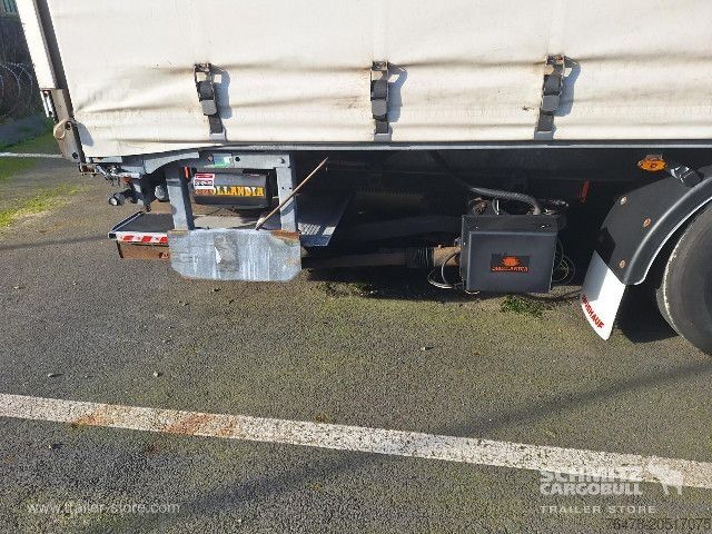 Open semitrailer with tarp Fruehauf Curtainsider Standard Taillift