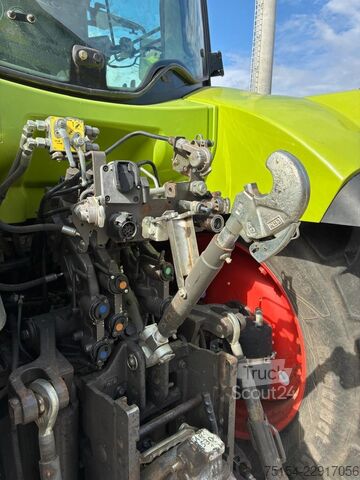 Traktör CLAAS ARION 530