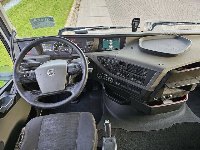Standard-SZM VOLVO FH 500 6X2 STEERED PTO+HYDR
