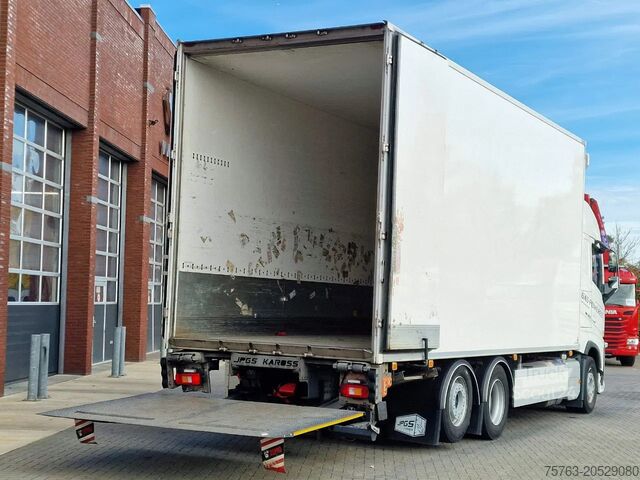 Gekoeld/bevroren transport Volvo FH 13.460 Globetrotter 6x2 - Carrier Frigo Supr...
