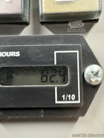 Mini bager Caterpillar 300.9D