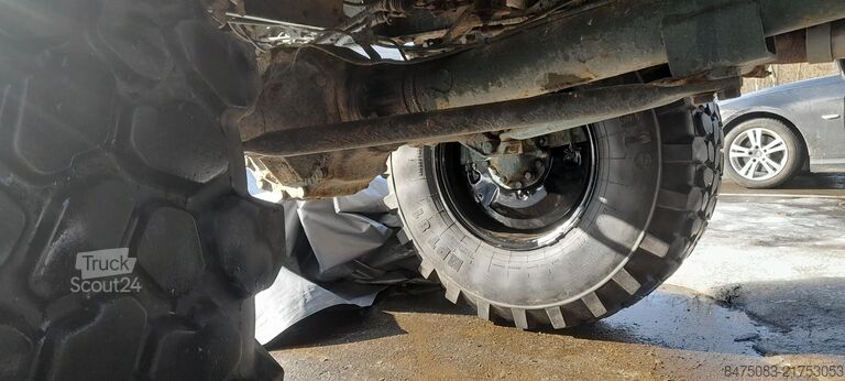 Bezceļu Mercedes-Benz Unimog416