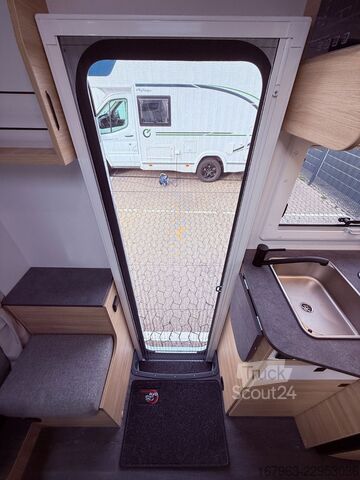 Półzintegrowany kamper CHAUSSON S697 First Line ~ `27