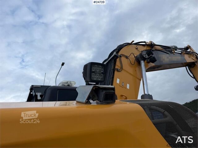 Goseniški bager Liebherr R914 excavator with GPS, bucket, and tiltrotator.