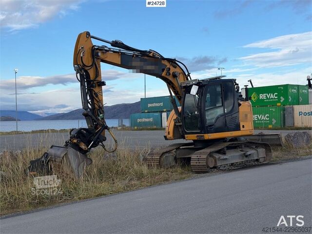 Goseniški bager Liebherr R914 excavator with GPS, bucket, and tiltrotator.