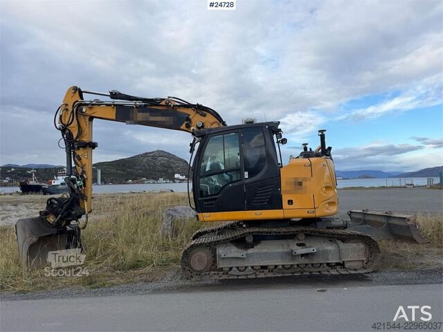 Goseniški bager Liebherr R914 excavator with GPS, bucket, and tiltrotator.