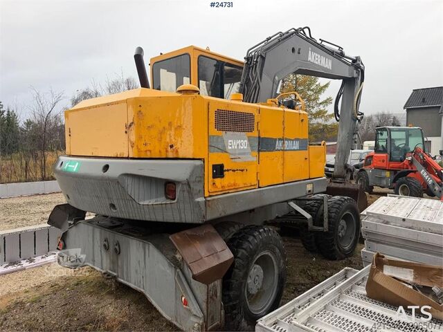 Radbagger Åkerman EW130 wheel digger w/ a bucket. WATCH VIDEO