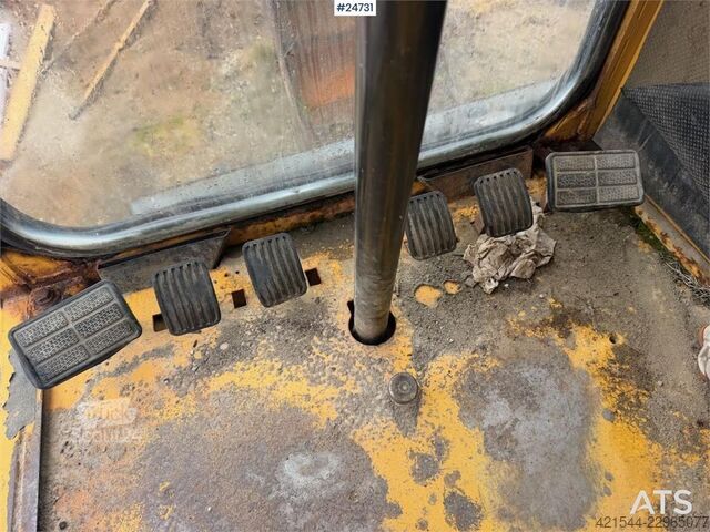 Radbagger Åkerman EW130 wheel digger w/ a bucket. WATCH VIDEO