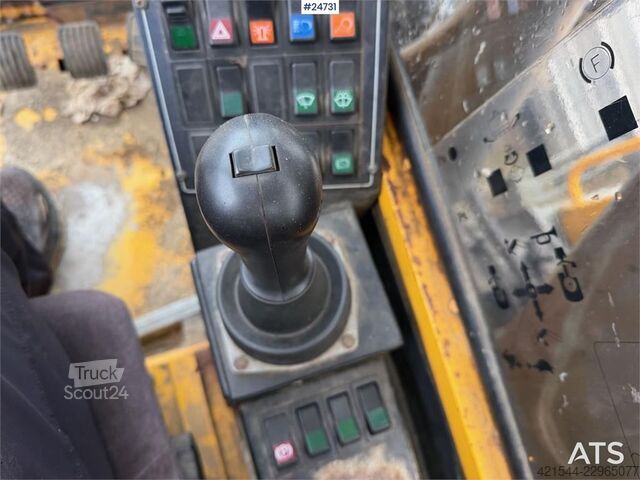 Radbagger Åkerman EW130 wheel digger w/ a bucket. WATCH VIDEO