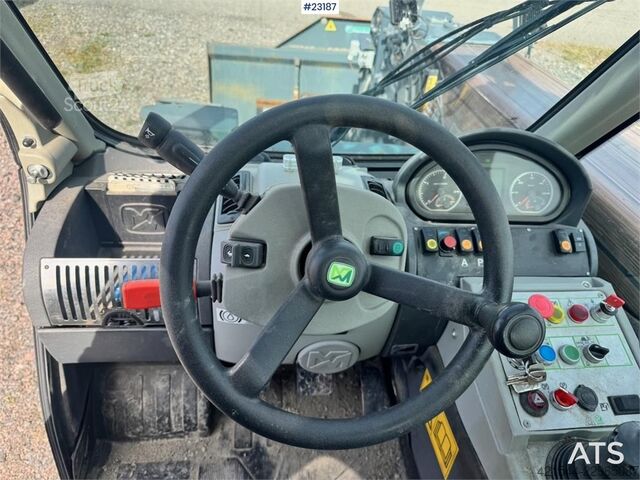 Radlader Merlo P40.17 telehandler w/ bucket – pallet forks – jib