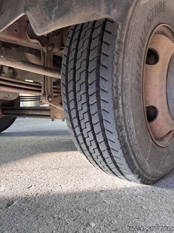 Ciężarówka z platformą (otwarta) Mercedes-Benz 817 Pritsche 6,2m + Anhänger*TÜV NEU*