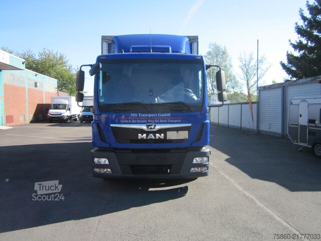 Ladbil med presenning MAN TGL 8.220 Fernverkehr Standklima Standh.