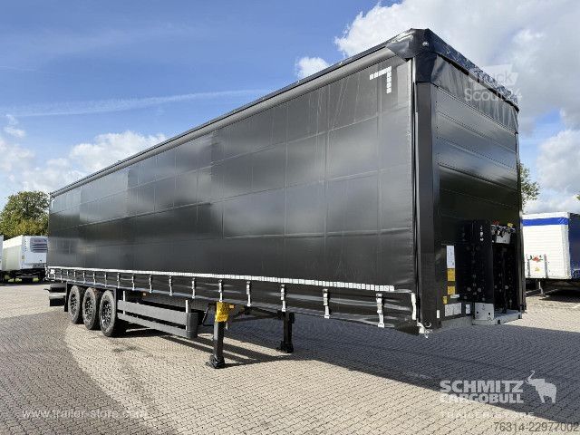 Öppen semitrailer med kapell Schmitz Cargobull Curtainsider Standard Getränke