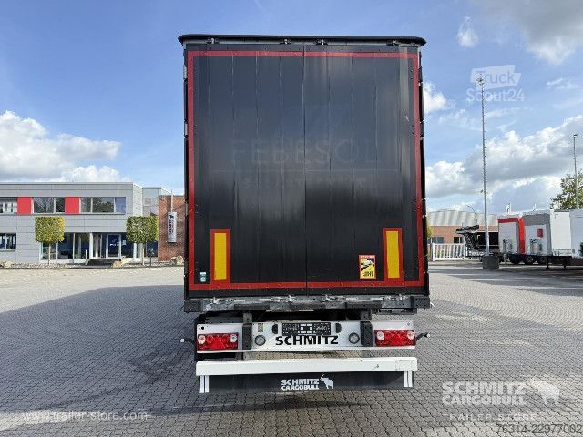 Öppen semitrailer med kapell Schmitz Cargobull Curtainsider Standard Getränke
