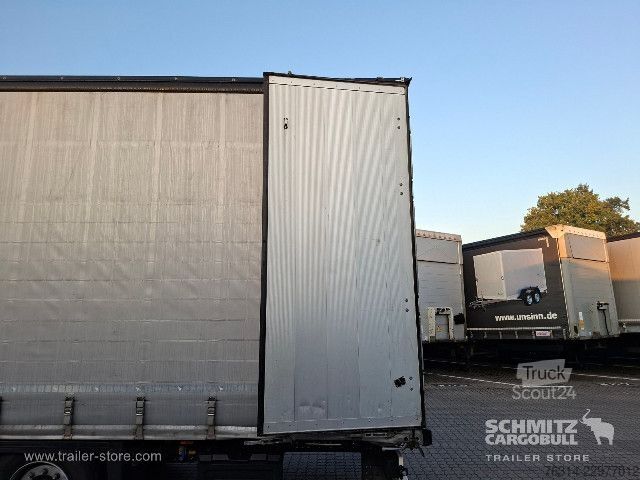 Naczepa otwarta z plandeką Schmitz Cargobull Curtainsider Mega Getränke