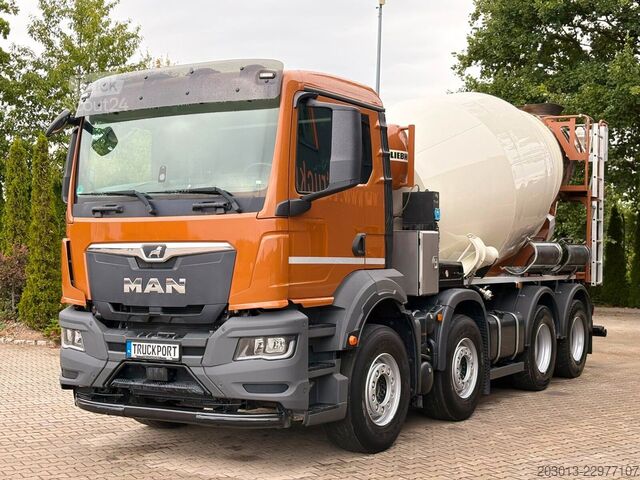Betonblander lastbil MAN 35.400 8x4 BB CH Betonmischer Liebherr 9 m³