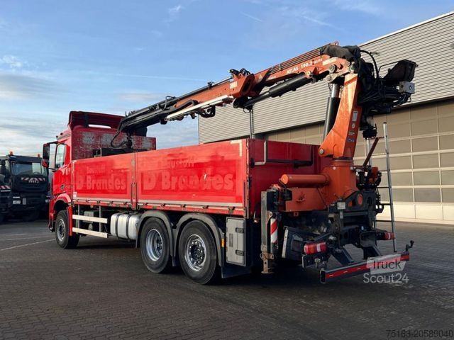 Grue montée sur camion MERCEDES-BENZ Arocs 2543 L Pritsche Heckkran