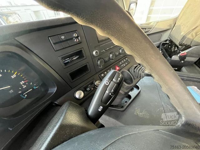 Grue montée sur camion MERCEDES-BENZ Arocs 2543 L Pritsche Heckkran