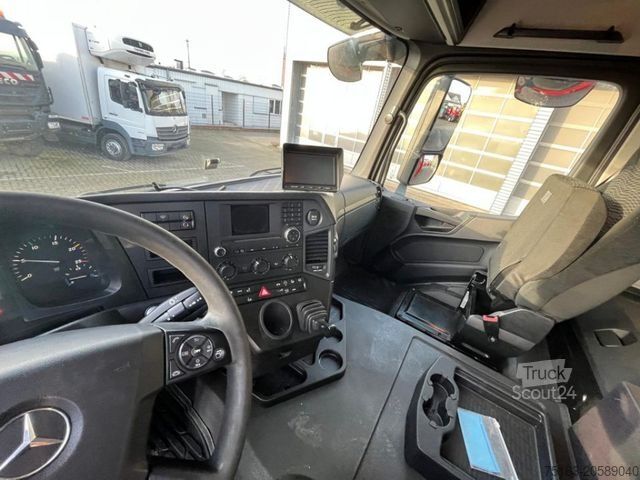 Grue montée sur camion MERCEDES-BENZ Arocs 2543 L Pritsche Heckkran