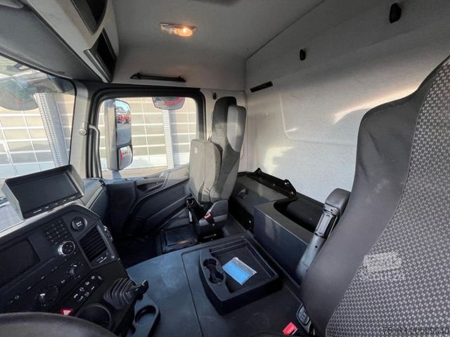 Grue montée sur camion MERCEDES-BENZ Arocs 2543 L Pritsche Heckkran