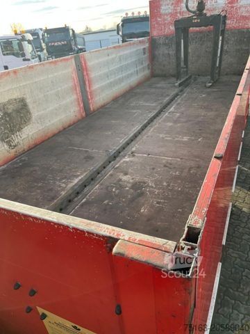 Grue montée sur camion MERCEDES-BENZ Arocs 2543 L Pritsche Heckkran