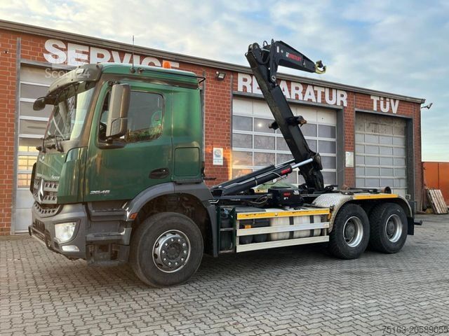 Haakarm vrachtwagen MERCEDES-BENZ Arocs 2646 6x4 Abrollkipper kurzer Radstand