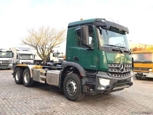 Haakarm vrachtwagen MERCEDES-BENZ Arocs 2646 6x4 Abrollkipper kurzer Radstand
