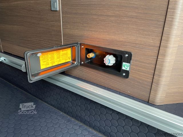 Polintegriran avtodom ADRIA Matrix Supreme 670 DL*4,4T*Leder*Safety Plus