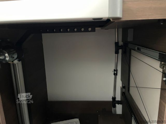 Polintegriran avtodom ADRIA Matrix Supreme 670 DL*4,4T*Leder*Safety Plus