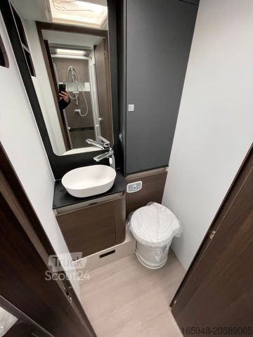 Polintegriran avtodom ADRIA Matrix Supreme 670 DL*4,4T*Leder*Safety Plus