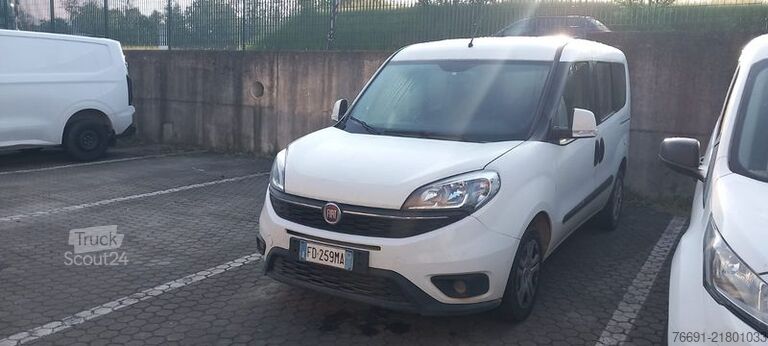 Kompaktno dostavno vozilo FIAT Doblo 5 posti -  CAMBIO GUASTO